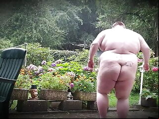 Superchubby SOC - taking a shower outside in the rain bear daddy outdoor