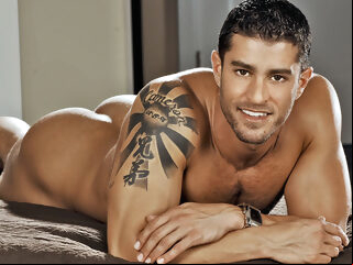 Cody Cummings in Sexy one-on-one photo shoot session ! XXX Video gay muscle gay solo male 